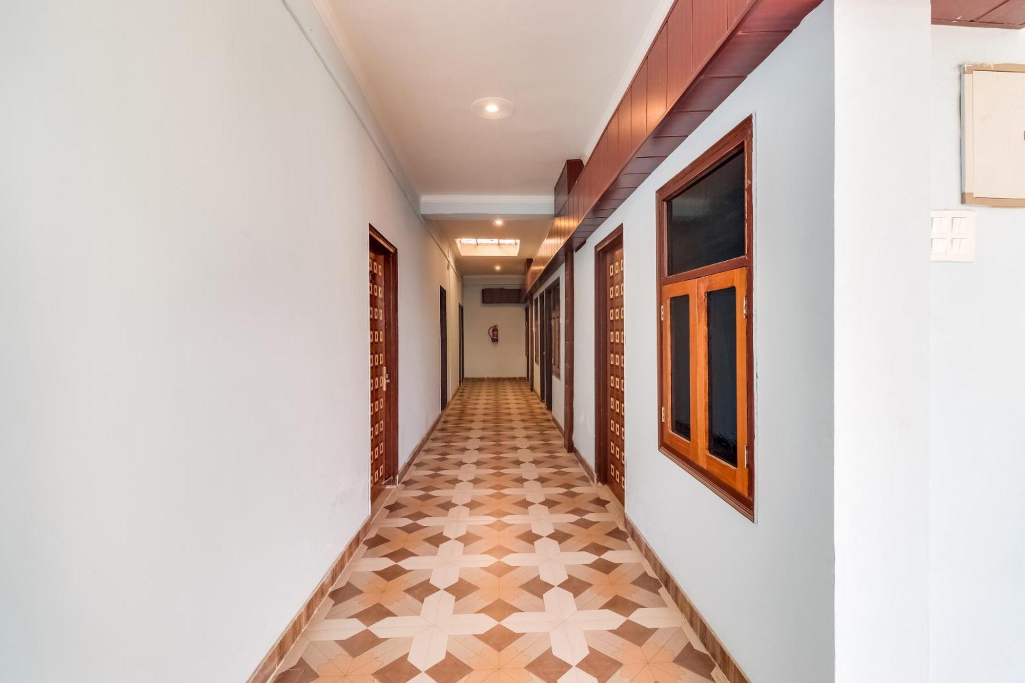 Hotel O The Velvet Chinhat Tiraha ภายนอก รูปภาพ