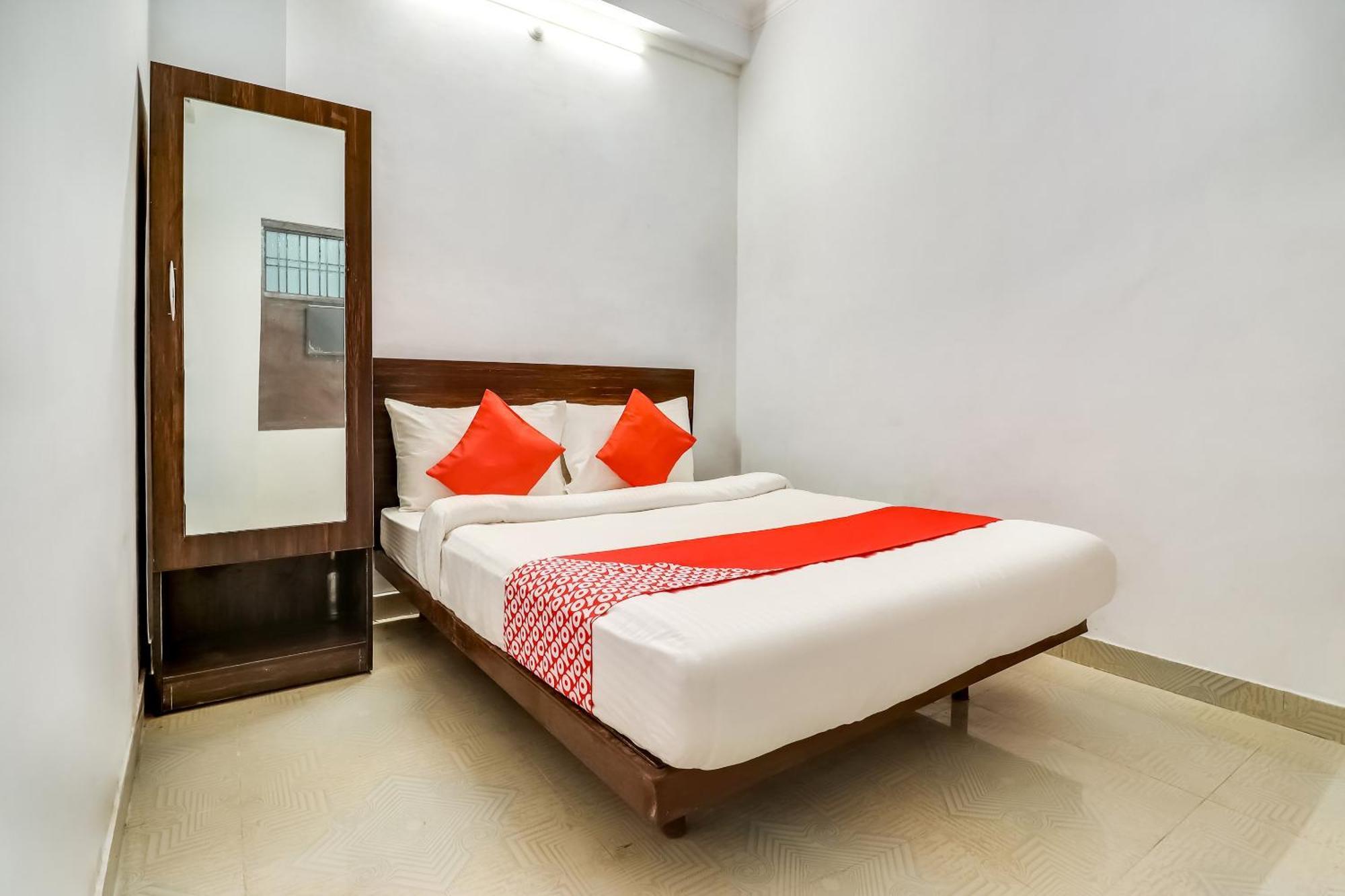 Hotel O The Velvet Chinhat Tiraha ภายนอก รูปภาพ