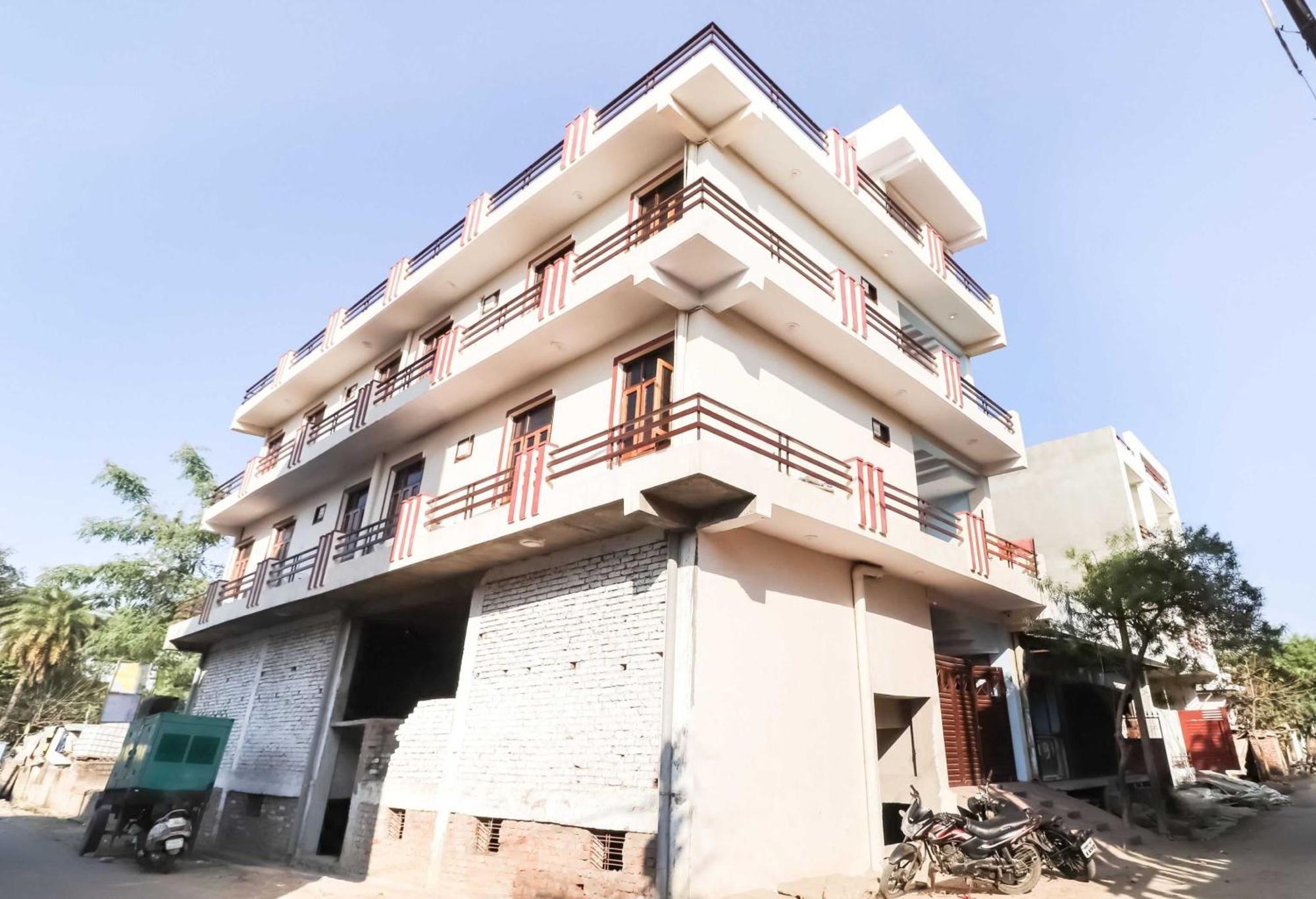 Hotel O The Velvet Chinhat Tiraha ภายนอก รูปภาพ