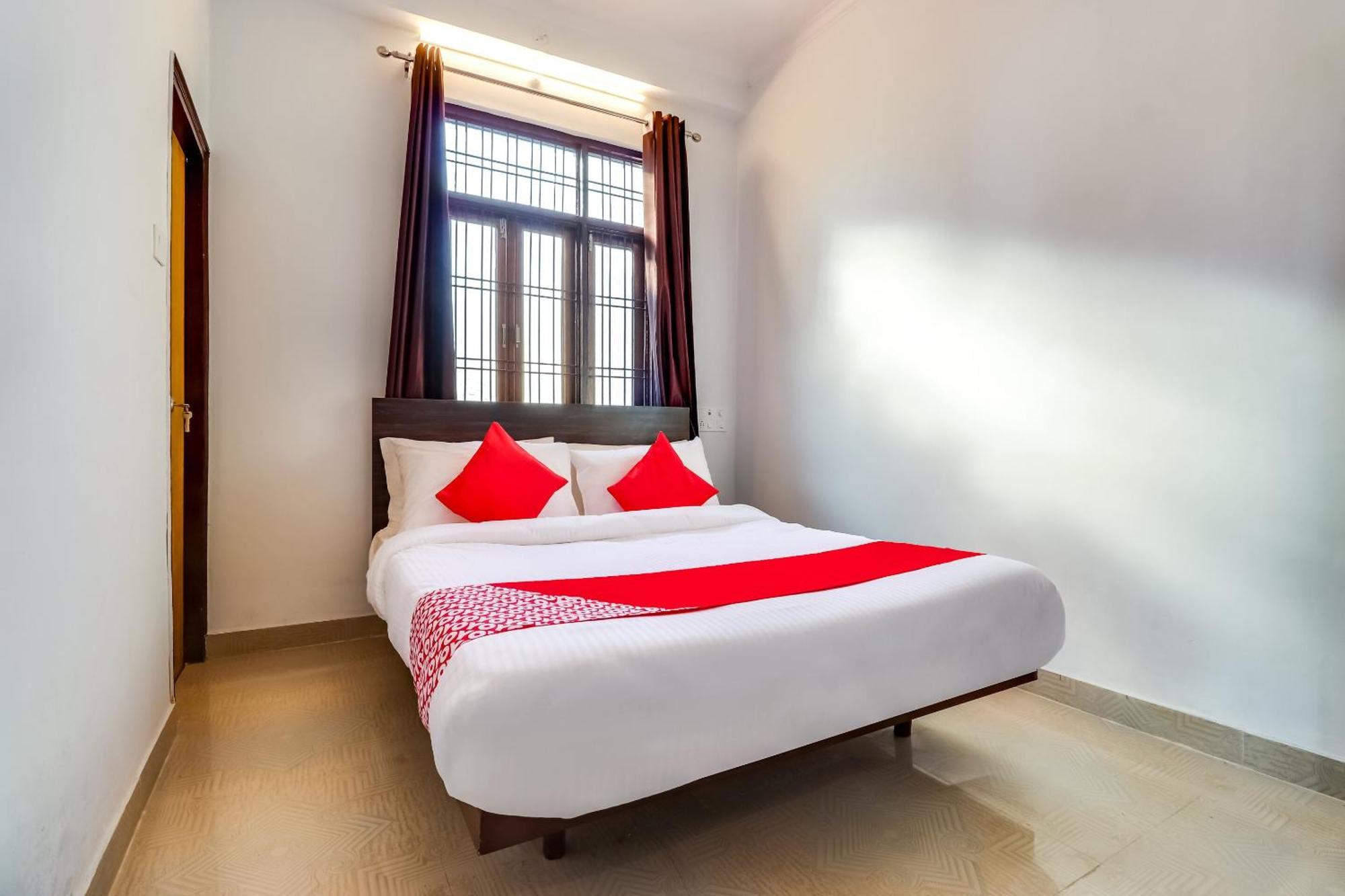 Hotel O The Velvet Chinhat Tiraha ภายนอก รูปภาพ