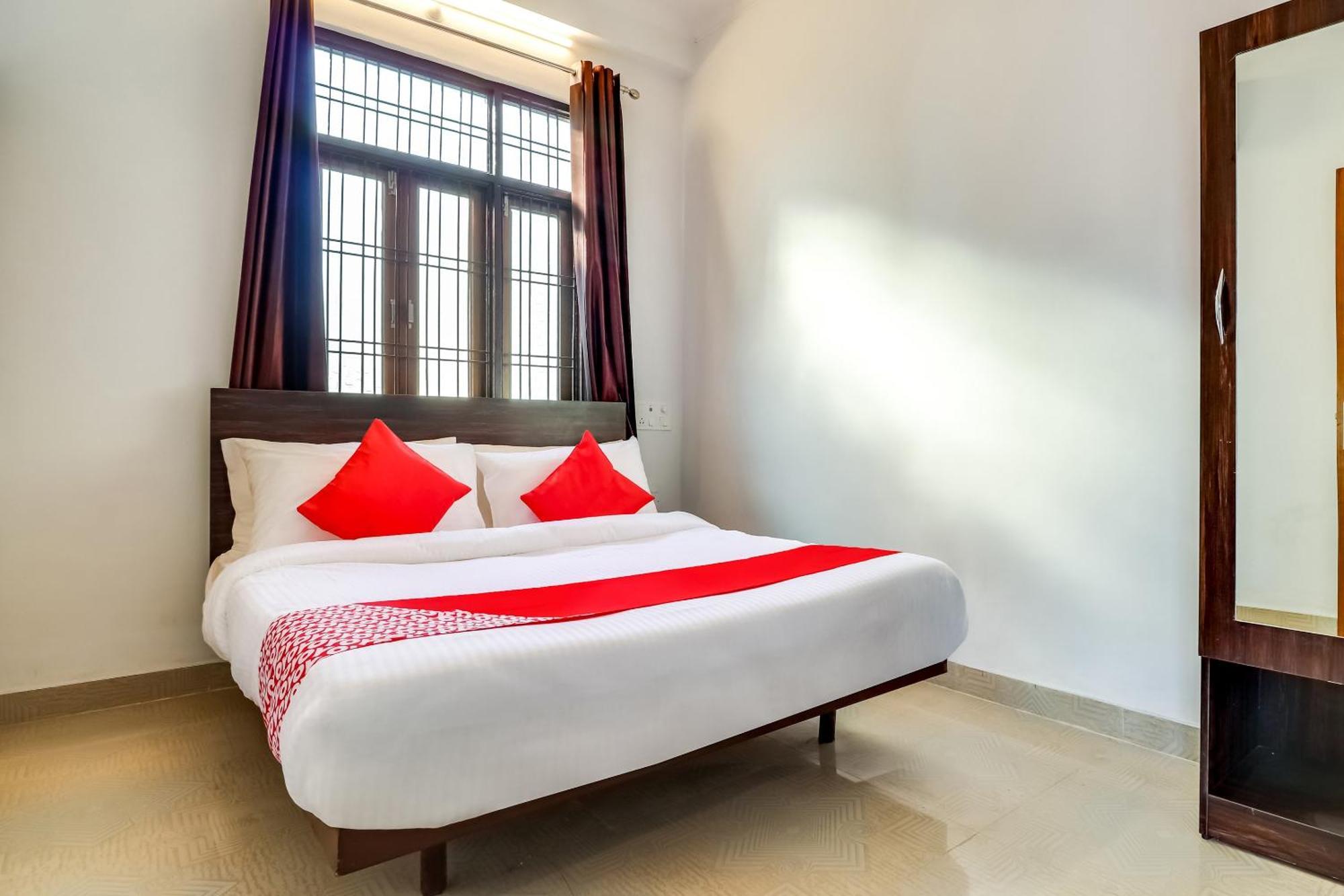 Hotel O The Velvet Chinhat Tiraha ภายนอก รูปภาพ