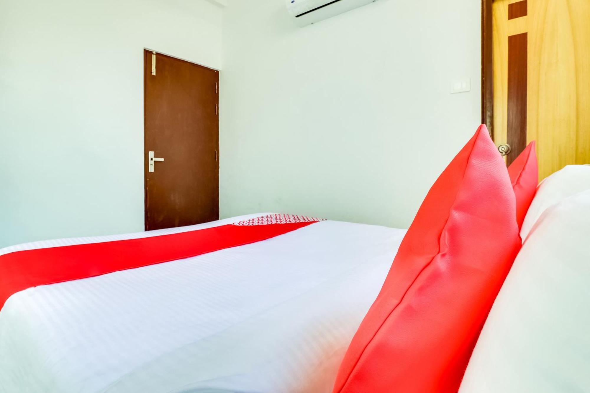 Hotel O The Velvet Chinhat Tiraha ภายนอก รูปภาพ
